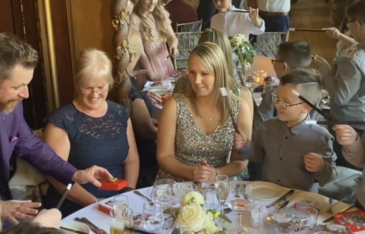 wedding guest table magic